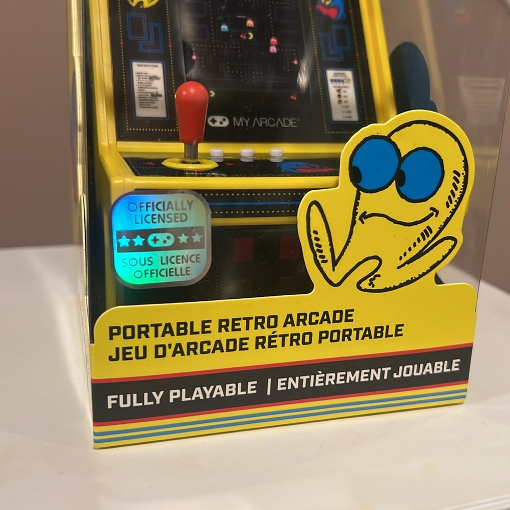 MY ARCADE PAC-MAN Micro Player PRO Mini Arcade Machine - Picture 3 of 11
